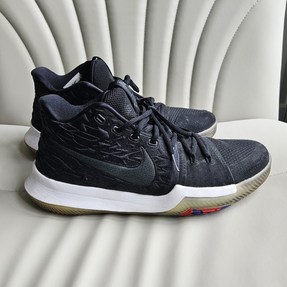 Nike Kyrie Irving Azurie Elizabeth